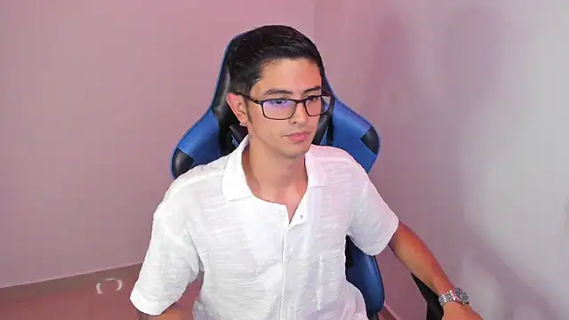 Snapshot of Ethan_Sai___ chatting on January 11, 2025, 9:15 pm Ethan Sai online show from January 11, 2025, 9:15 pm