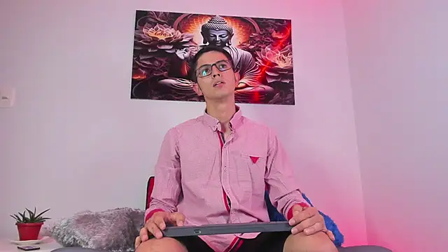 Snapshot of Ethan_Sai___ chatting on February 7, 2025, 5:29 pm Ethan Sai online show from February 7, 2025, 5:29 pm