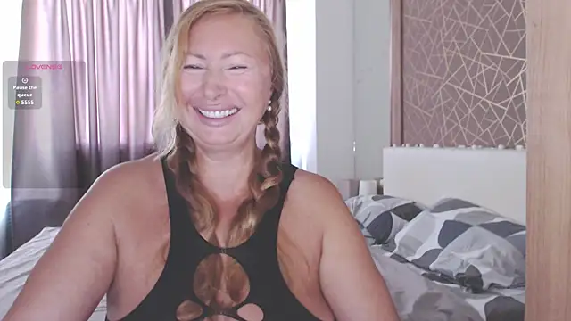 Snapshot of _Monika_sun_ chatting on May 24, 2026, 2:44 am Monika sun online show from May 24, 2026, 2:44 am