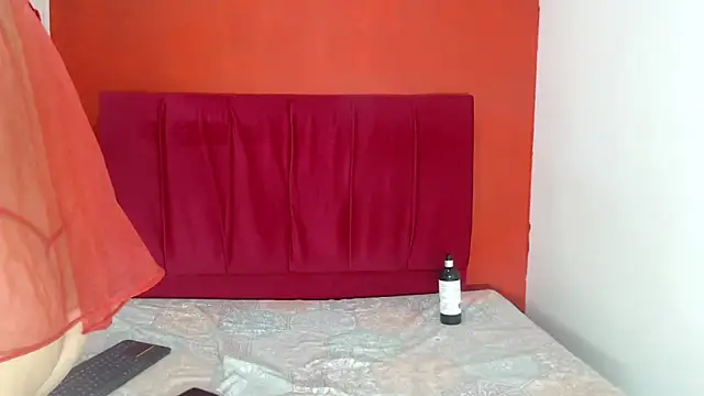 Snapshot of ariannagillcm101 chatting on December 7, 2024, 9:33 am ariannagillcm101 online show from December 7, 2024, 9:33 am