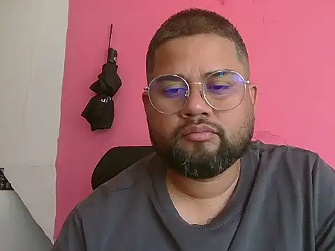 GABRIELGARCIA1313 online show from January 18, 2026, 5:49 pm