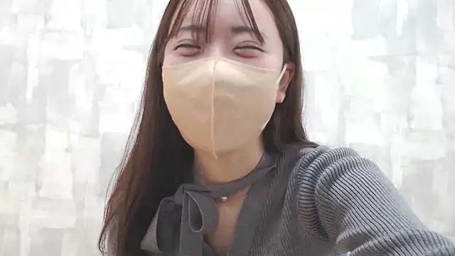 LOVE MOMO LOVE online show from December 7, 2024, 2:52 pm