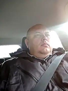 Snapshot of BigromeoXX chatting on November 4, 2025, 9:02 am BigromeoXX online show from November 4, 2025, 9:02 am