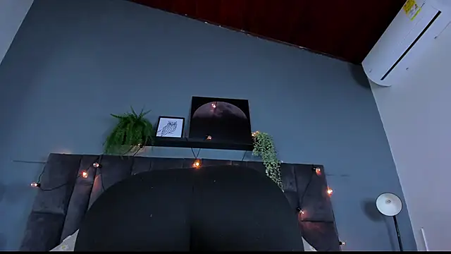 DulceAurora   online show from February 16, 2026, 1:37 am