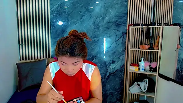 Isalombardi online show from November 11, 2025, 3:34 am