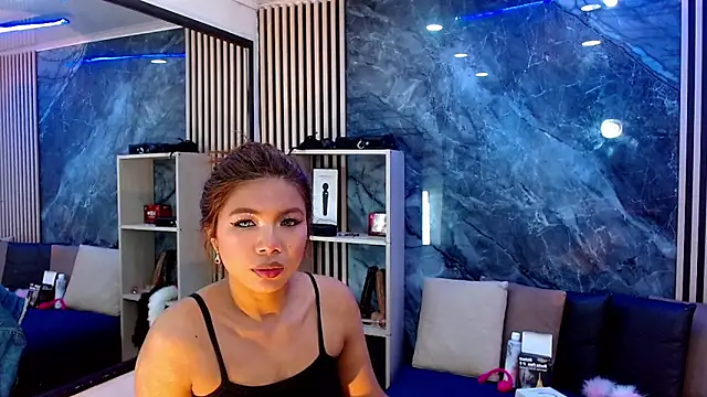 Isalombardi online show from September 26, 2025, 4:41 am