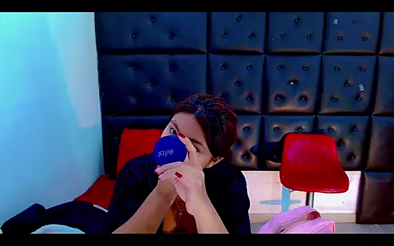 Isalombardi online show from February 28, 2026, 2:44 am