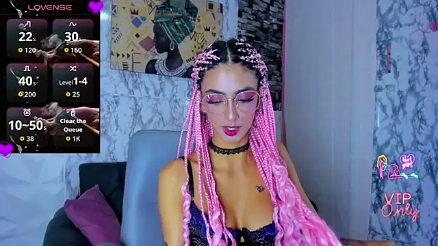 Queen Cuarxxo online show from April 14, 2026, 12:04 am