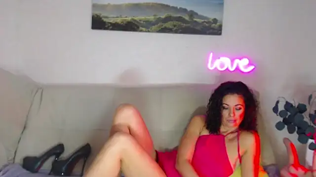 Snapshot of MariaModel chatting on October 31, 2025, 9:06 am MariaModel online show from October 31, 2025, 9:06 am