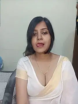 Snapshot of Miss-Riyasingh chatting on May 17, 2026, 5:24 pm Miss-Riyasingh online show from May 17, 2026, 5:24 pm