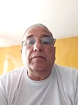 Snapshot of MATTHEW_MRANDA chatting on May 23, 2026, 4:06 pm MATTHEW MRANDA online show from May 23, 2026, 4:06 pm