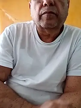 Snapshot of MATTHEW_MRANDA chatting on May 26, 2026, 4:49 pm MATTHEW MRANDA online show from May 26, 2026, 4:49 pm