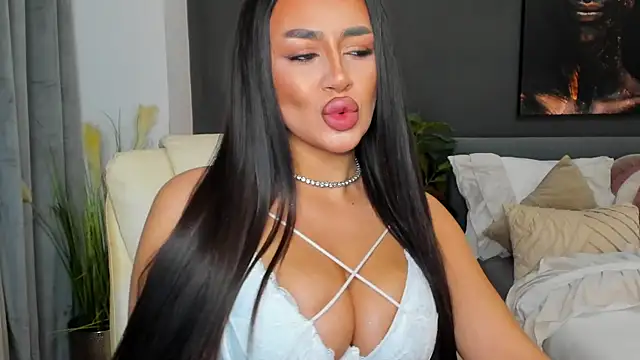 Sonia  Rey online show from March 18, 2026, 11:37 pm