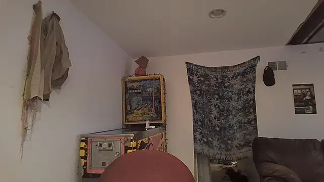 AddieAssets online show from December 9, 2024, 4:34 am