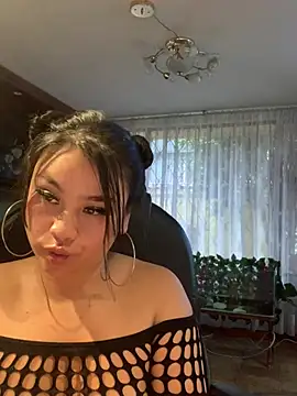 Snapshot of hinataleecs chatting on February 22, 2025, 12:29 pm hinataleecs online show from February 22, 2025, 12:29 pm