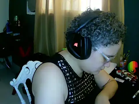 Snapshot of lolalicious_7583 chatting on February 4, 2026, 4:46 pm lolalicious 7583 online show from February 4, 2026, 4:46 pm