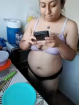 EmpaticBolillo online show from April 5, 2026, 2:24 pm