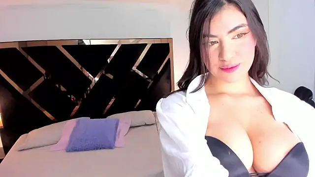 Snapshot of Amelie_saenz chatting on March 10, 2025, 7:50 pm Amelie saenz online show from March 10, 2025, 7:50 pm