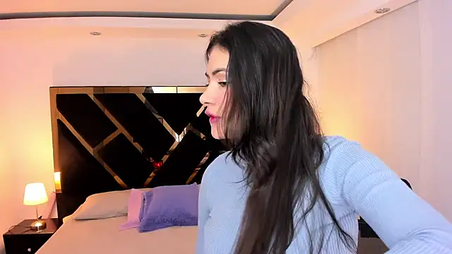 Snapshot of Amelie_saenz chatting on February 12, 2025, 7:45 pm Amelie saenz online show from February 12, 2025, 7:45 pm