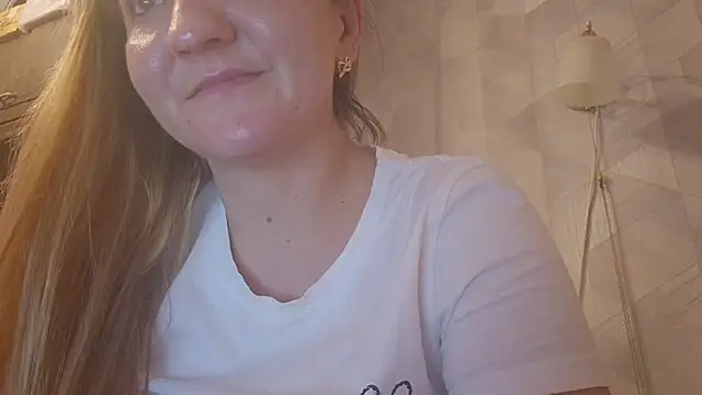 EstrellaWalters online show from November 8, 2025, 6:00 pm