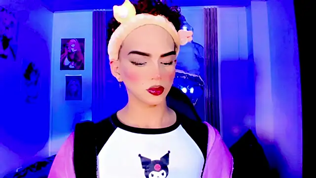 Elissa taylor  online show from December 14, 2025, 11:21 pm