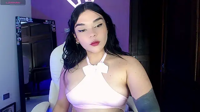 Veronica 111 online show from February 9, 2025, 10:21 pm