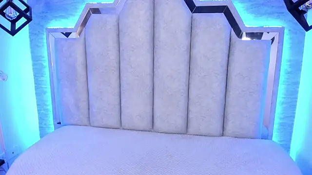  alaia collway  online show from March 15, 2025, 12:13 pm