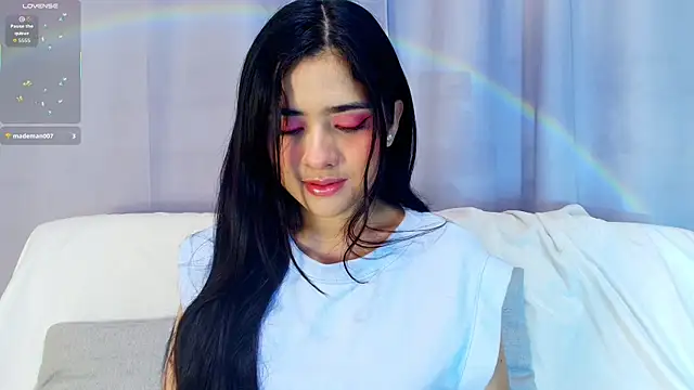 adara johnson   online show from October 30, 2025, 11:41 am