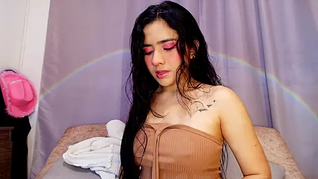 adara johnson   online show from October 24, 2025, 11:42 am