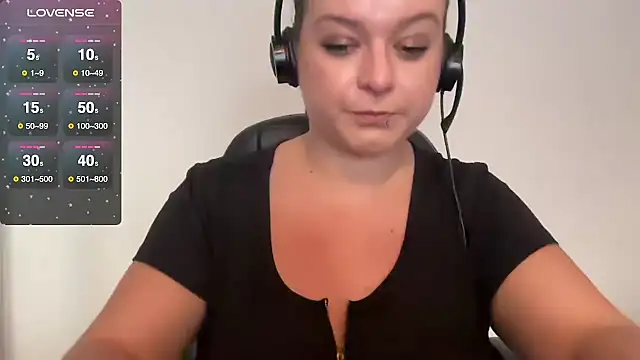 NaughtyWifeUK online show from October 18, 2025, 2:19 pm