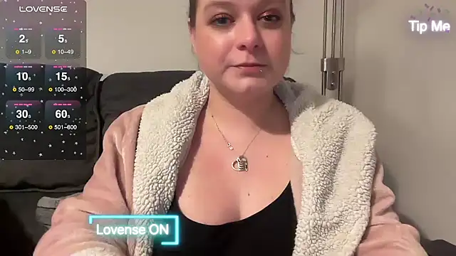 NaughtyWifeUK online show from February 23, 2025, 12:41 am