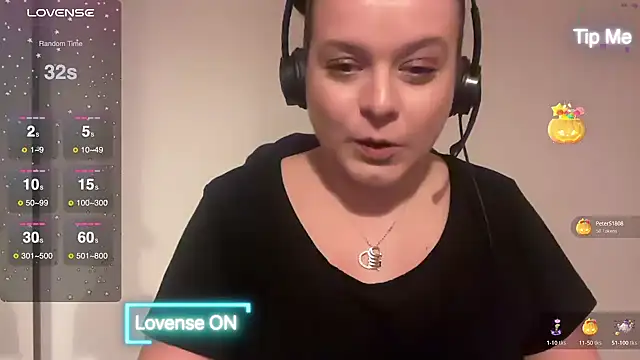 NaughtyWifeUK online show from December 29, 2024, 4:29 pm