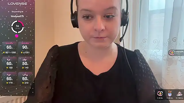 NaughtyWifeUK online show from November 11, 2025, 11:49 am