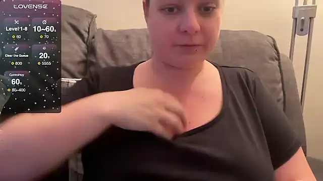 NaughtyWifeUK online show from April 5, 2026, 6:47 pm