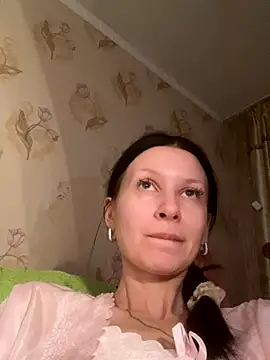 Starry Siren online show from December 4, 2025, 3:22 pm