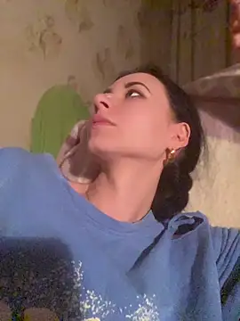 Starry Siren online show from April 14, 2026, 5:18 pm