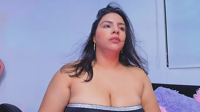 Brenda  gomez online show from February 25, 2025, 4:57 pm