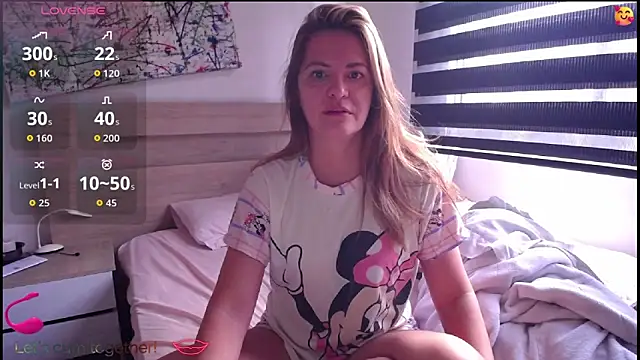 ParisW online show from December 16, 2025, 12:31 pm