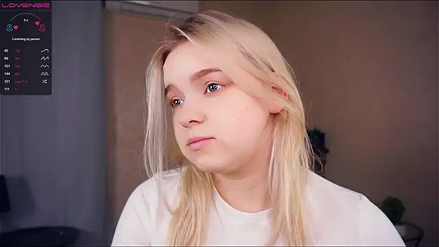 ZaraCreedon online show from March 19, 2025, 10:20 pm