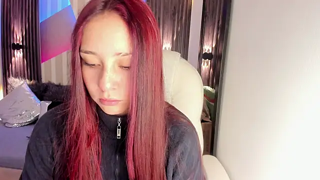 emily layton online show from November 17, 2025, 2:32 pm