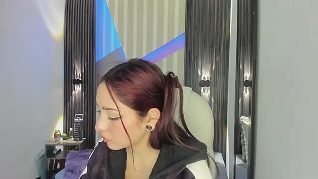 emily layton online show from February 5, 2026, 12:50 am