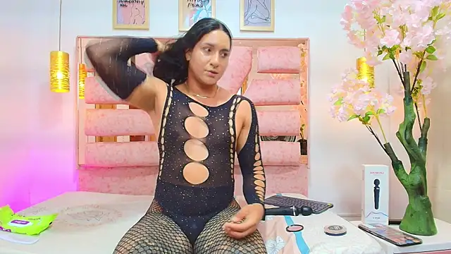 Snapshot of Alison_Chan_ chatting on July 14, 2026, 9:21 pm Alison Chan online show from July 14, 2026, 9:21 pm