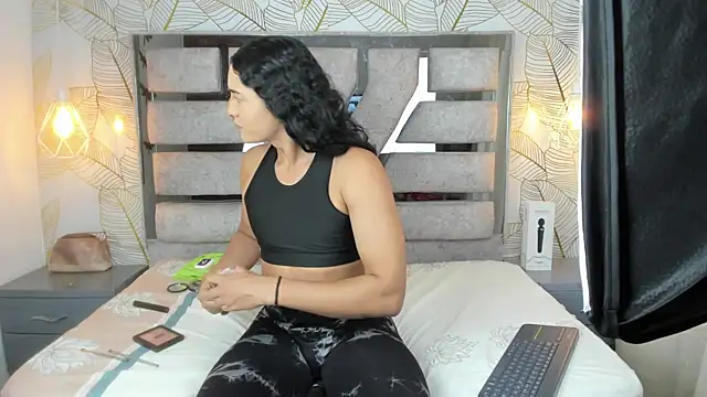 Alison Chan  online show from April 8, 2026, 10:11 pm