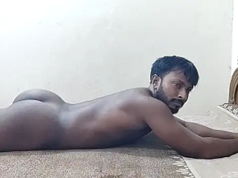 HunkyAriyan online show from May 10, 2026, 2:19 pm