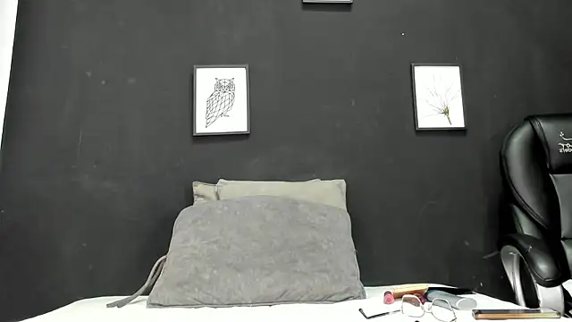 alondrabigtits online show from February 5, 2026, 12:01 pm