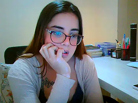 maliamiller online show from November 8, 2025, 8:51 am