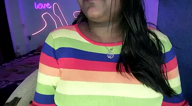 Snapshot of expression_queen chatting on January 13, 2025, 5:02 pm expression queen online show from January 13, 2025, 5:02 pm