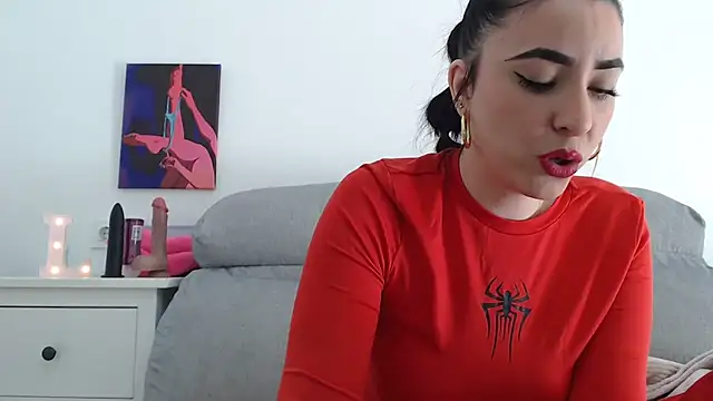 leilacam25 online show from November 23, 2025, 1:54 pm