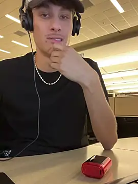 Snapshot of ppahcket chatting on January 12, 2025, 4:31 am ppahcket online show from January 12, 2025, 4:31 am