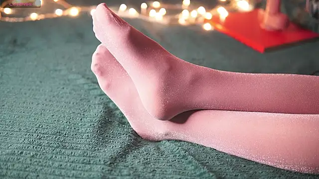 Yourlittledemon online show from December 9, 2024, 3:22 pm